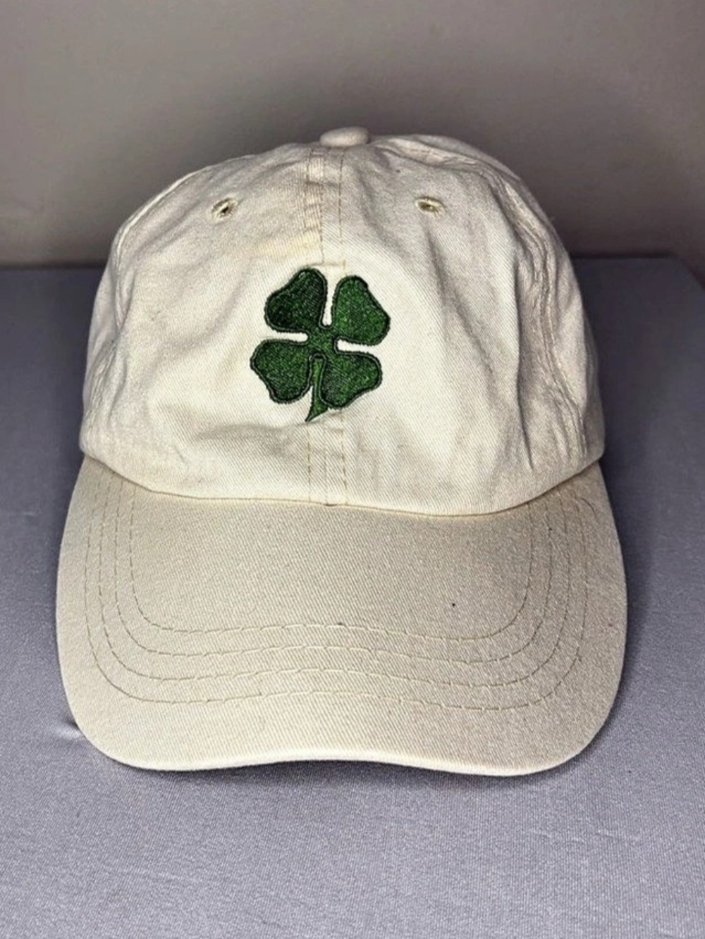 Four-Leaf Clover Embroidered Cap in Cream